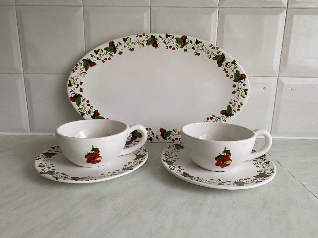Nieuwe Italiaanse theeset, Huis en Inrichting, Keuken | Servies, Keramiek, Nieuw, Ophalen of Verzenden, Bord(en)