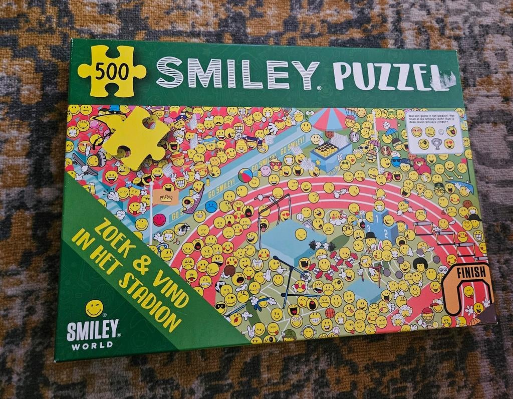 Smiley Puzzel 500 stukjes - Zoek & Vind in het Stadion, Ophalen of Verzenden, 500 t/m 1500 stukjes, Zo goed als nieuw, Legpuzzel