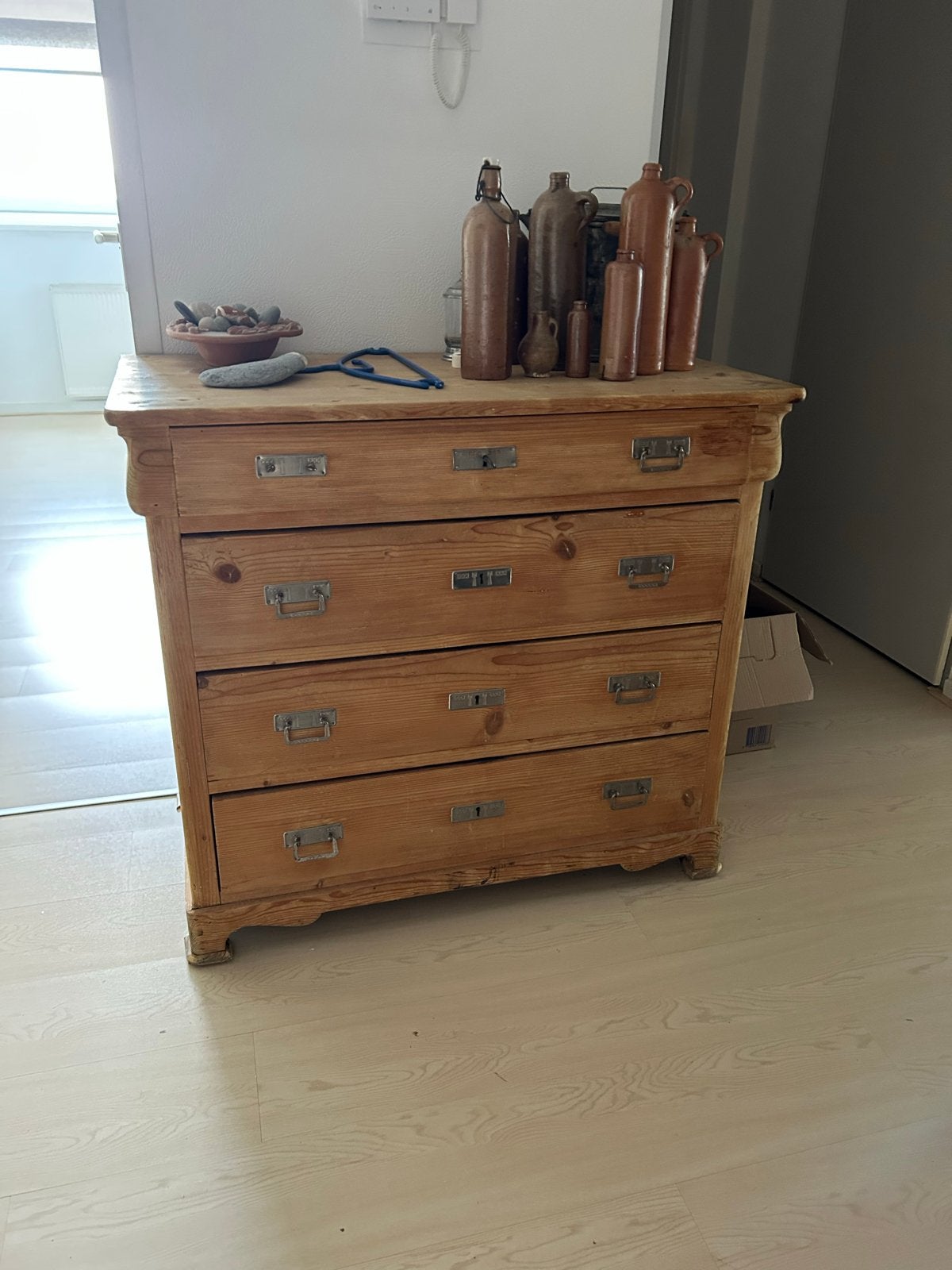 Antieke grenen ladekast met 4 laden, Antiek en Kunst, Ophalen