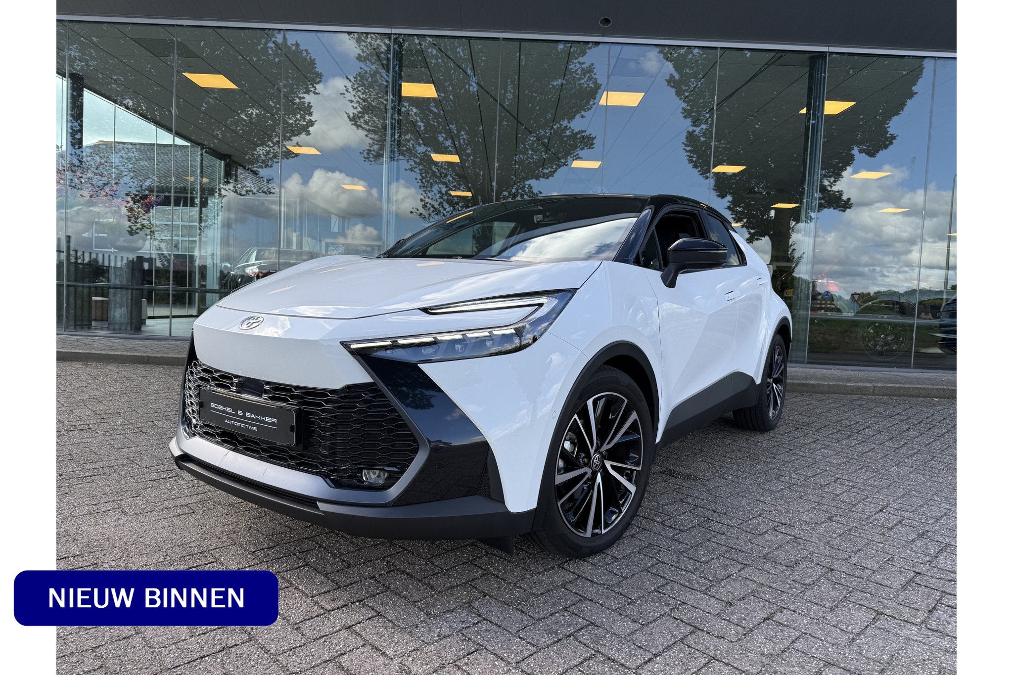 Toyota C-HR 1.8 Hybrid 140 Executive * Panodak * Trekhaak *, Auto's, 12 maanden, 4 cilinders, Wit, Bedrijf