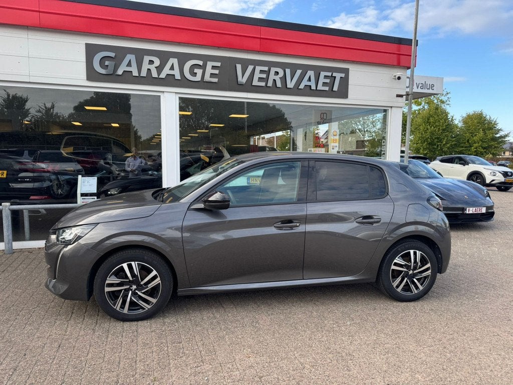 Peugeot 208 1.2 PureTech Allure (bj 2023), Voorwielaandrijving, Gebruikt, 1200 kg, Handgeschakeld