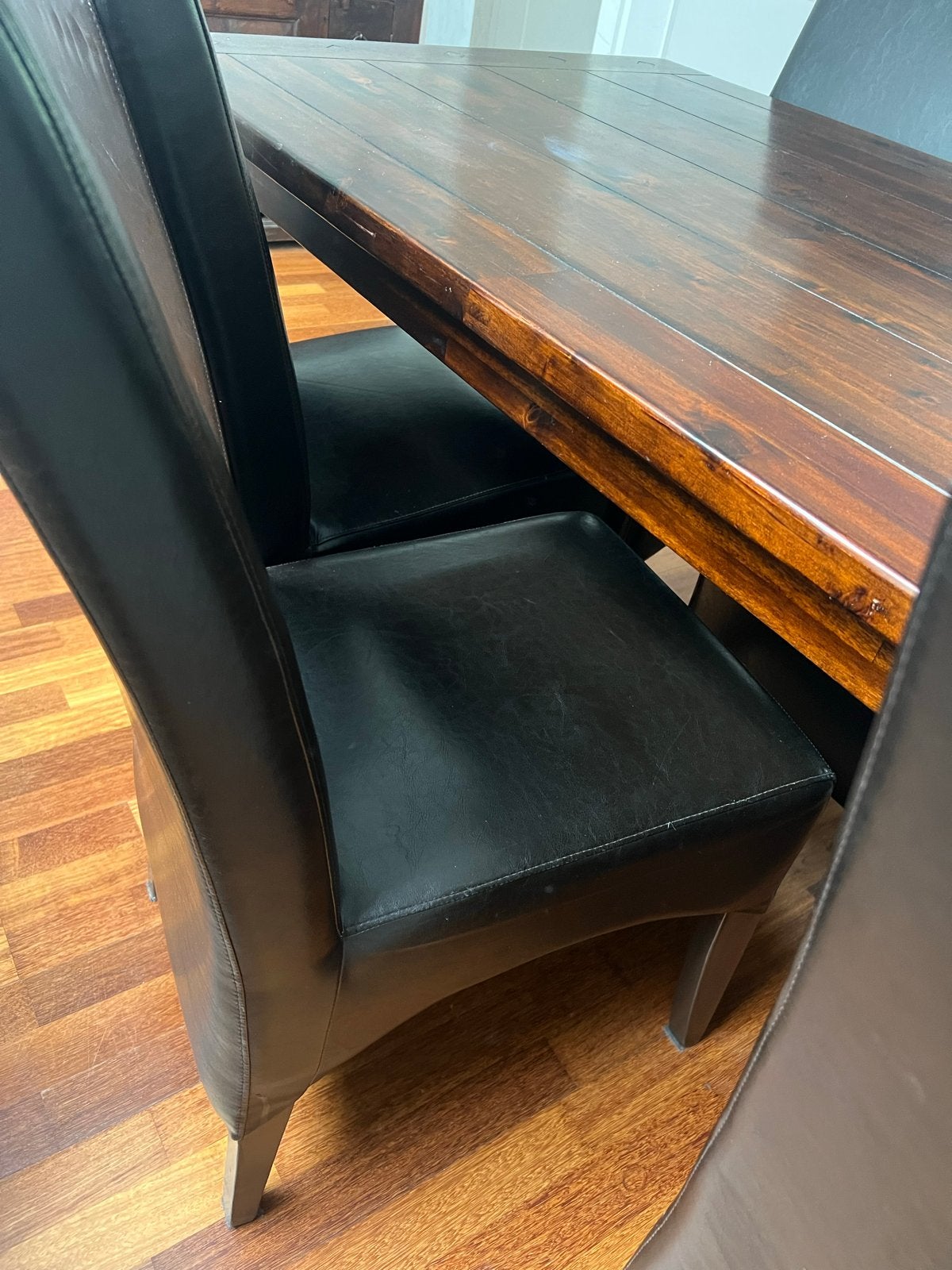 Complete Inboedel Set: Eettafel, Kasten, Banken, Salontafel, Ophalen