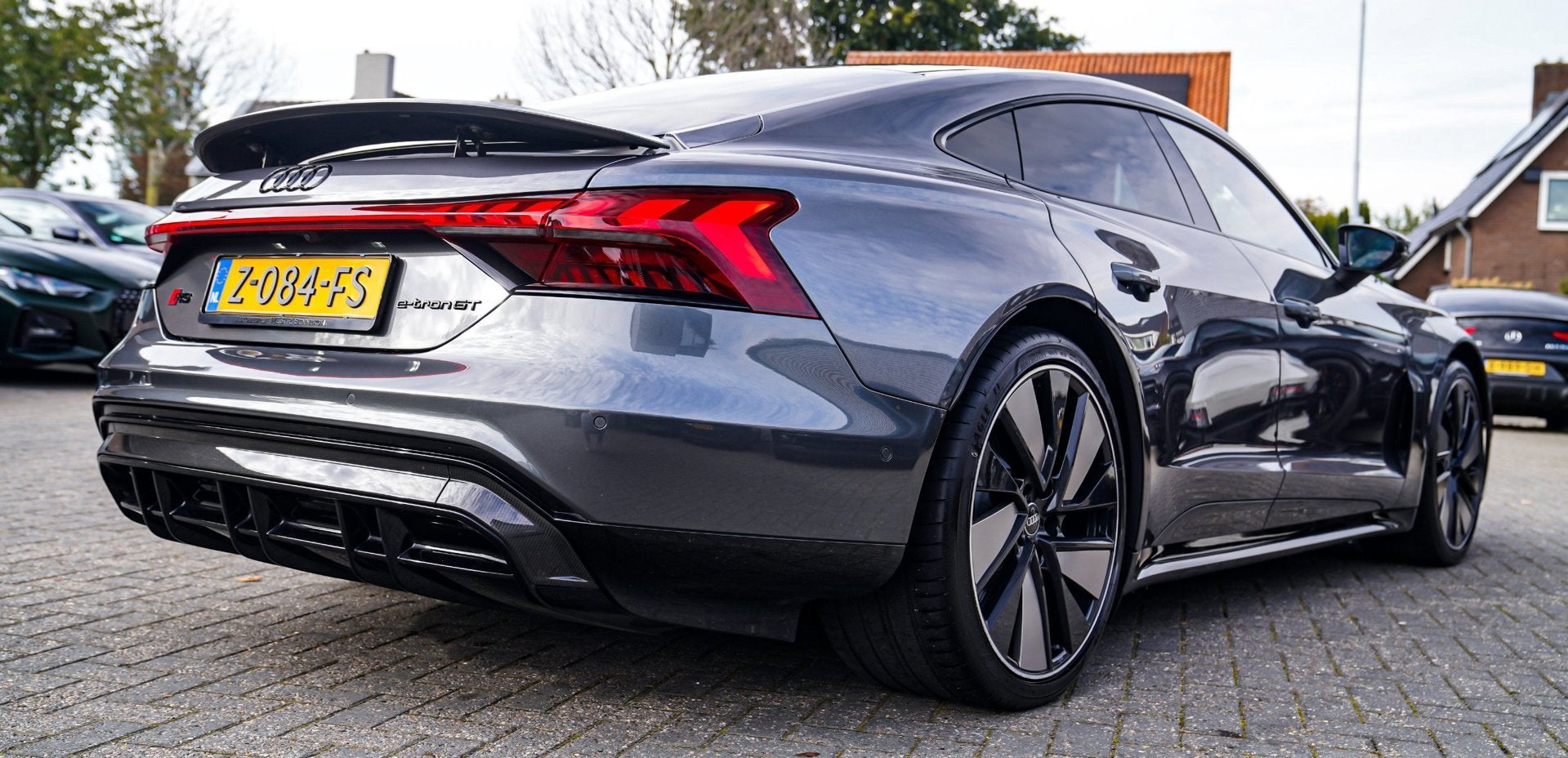 Audi E-tron GT RS 93 kWh | Carbon | B&O 3D | Massage | SOH 9, Auto's, Automaat, Dealer onderhouden, Gebruikt, Zwart