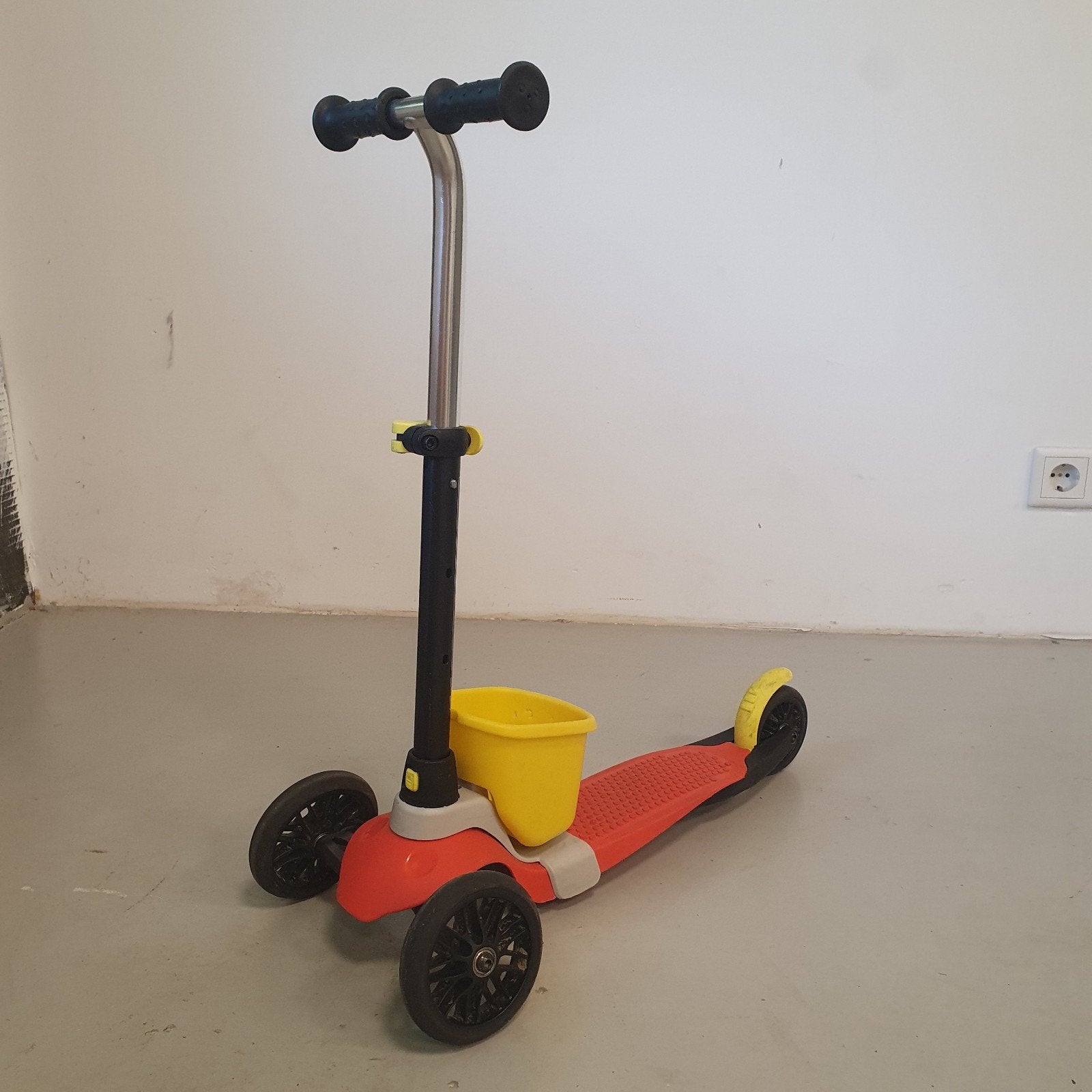 Kinderstep met 3 wielen en mandje, Ophalen, Gebruikt, Gewone step, Decathlon