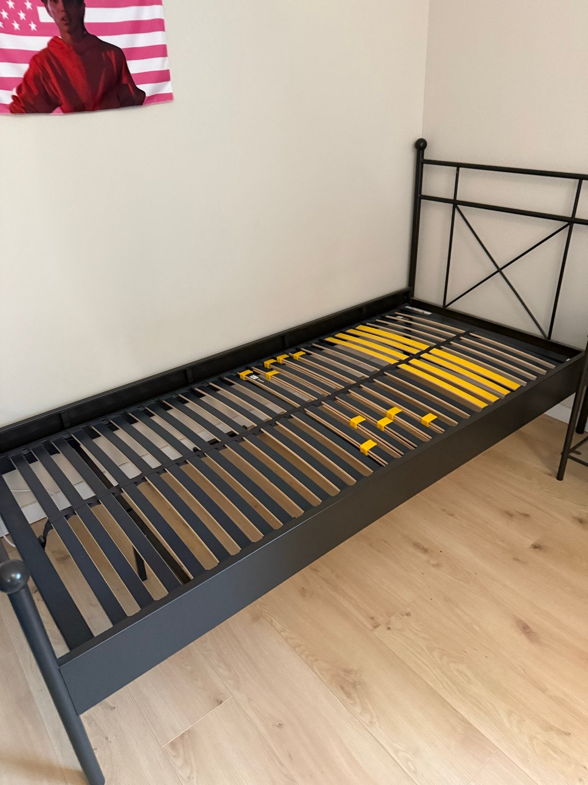 Eenpersoonsbed met lattenbodem - Zwart metaal, Ophalen, 90 cm, Eenpersoons, Zwart