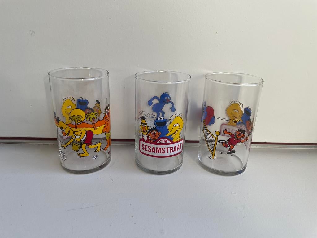 3 Sesamstraat glazen, Huis en Inrichting, Glas of Glazen, Ophalen of Verzenden, Overige stijlen, Glas