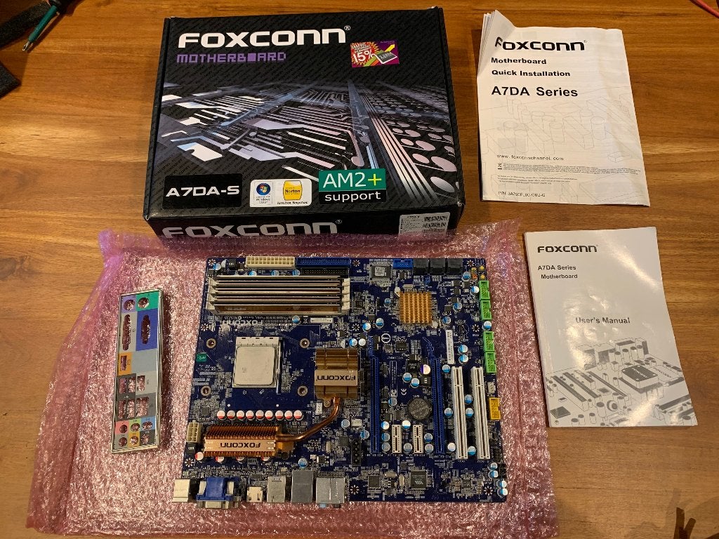 Foxconn A7DA-S met AMD Athlon 64 X2 6400+ en 4GB ram - retro, Socket AM2+, Ophalen of Verzenden, Zo goed als nieuw, DDR2