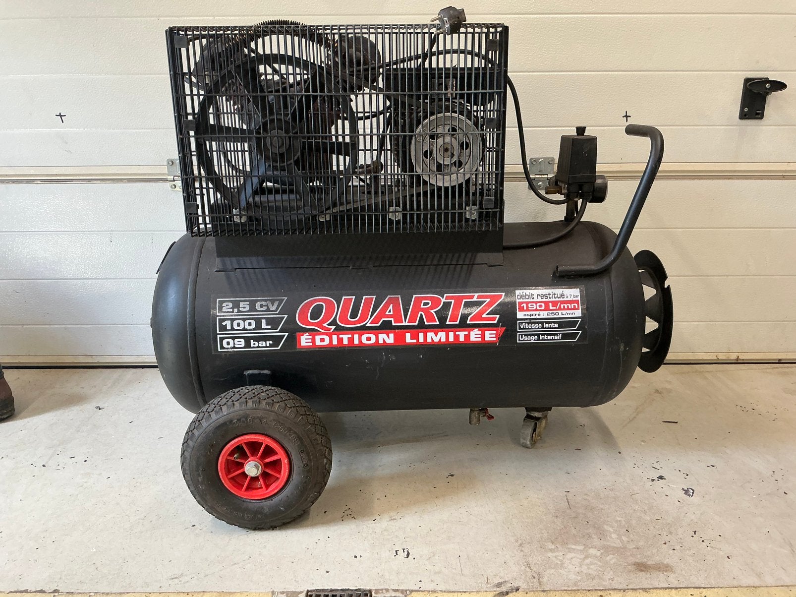 Compressor 2 cilinder, 25 tot 100 liter, Ophalen, Zo goed als nieuw, 200 tot 400 liter/min