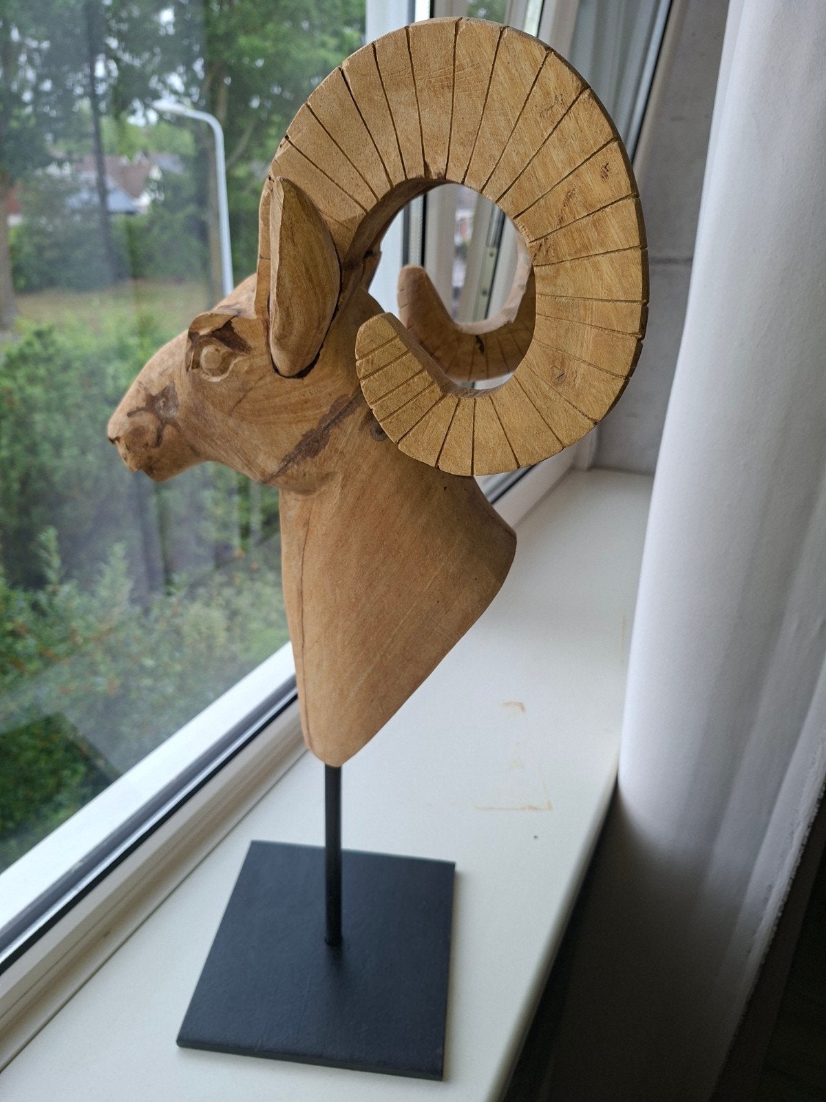 Houten ram hoofd sculptuur op sokkel, Antiek en Kunst, Ophalen, Zoogdier, 20 - 50 cm, Beeld