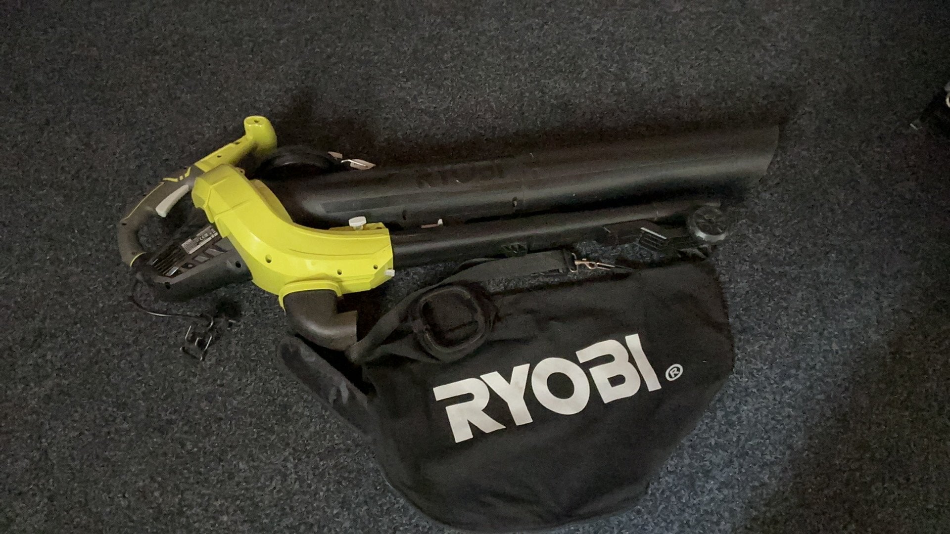 Bladblazer RYOBI, Ophalen, Gebruikt, Elektrisch, Met opvangzak