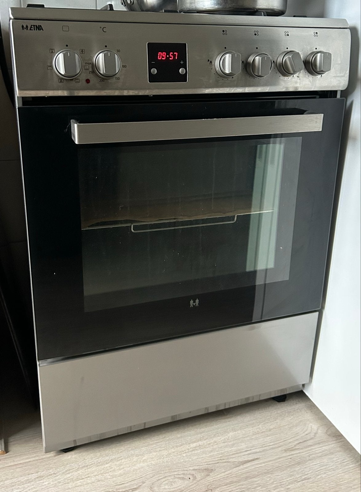 Etna Vrijstaand Gasfornuis met Oven - Zilver/Zwart, Witgoed en Apparatuur, Ophalen, Gebruikt, 60 cm of meer, 4 kookzones