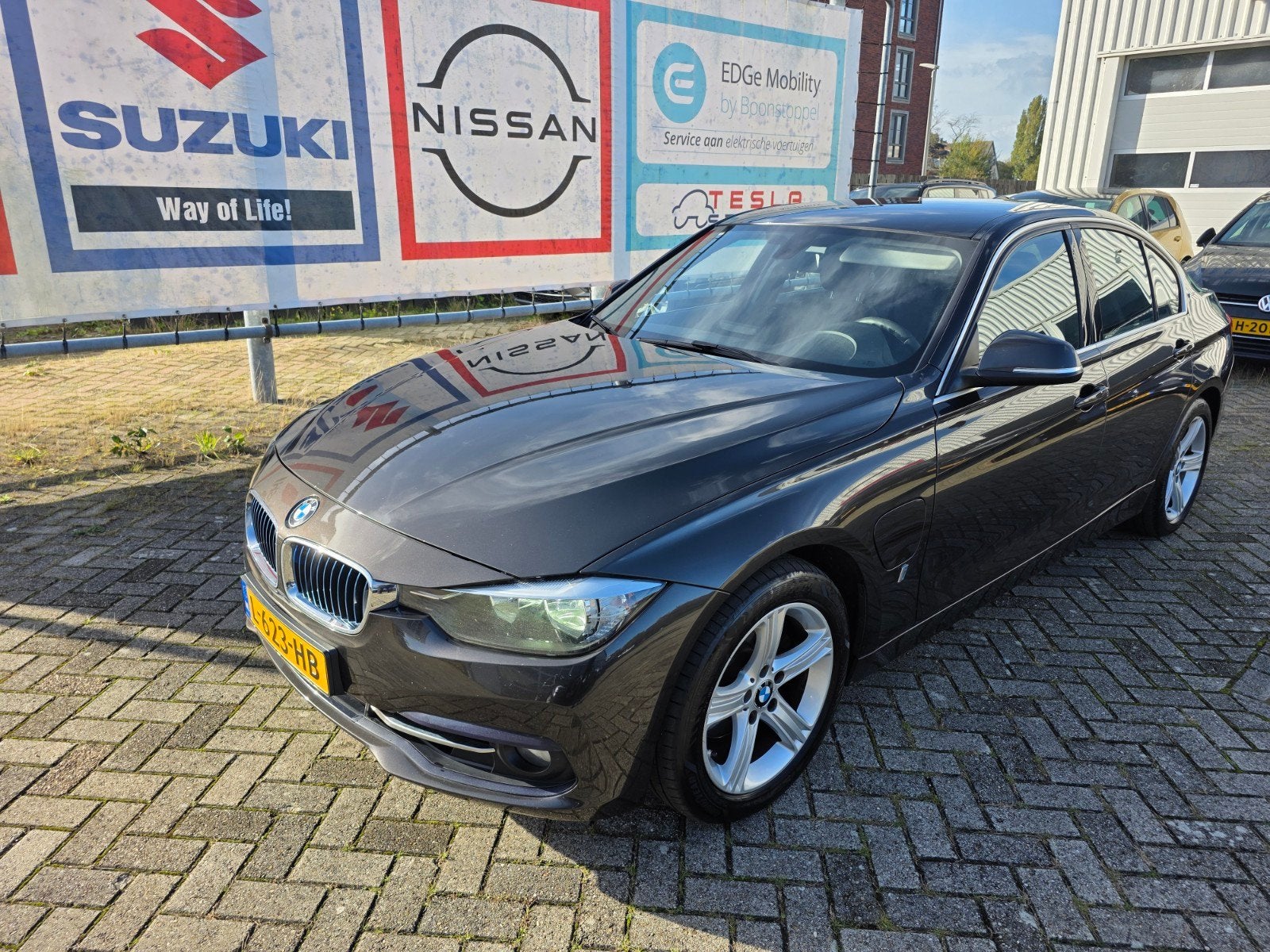 BMW 3-Serie 330e Iperformance 252pk Aut 2017 Bruin, Auto's, Achterwielaandrijving, Bruin, Plug-in hybride, Bedrijf