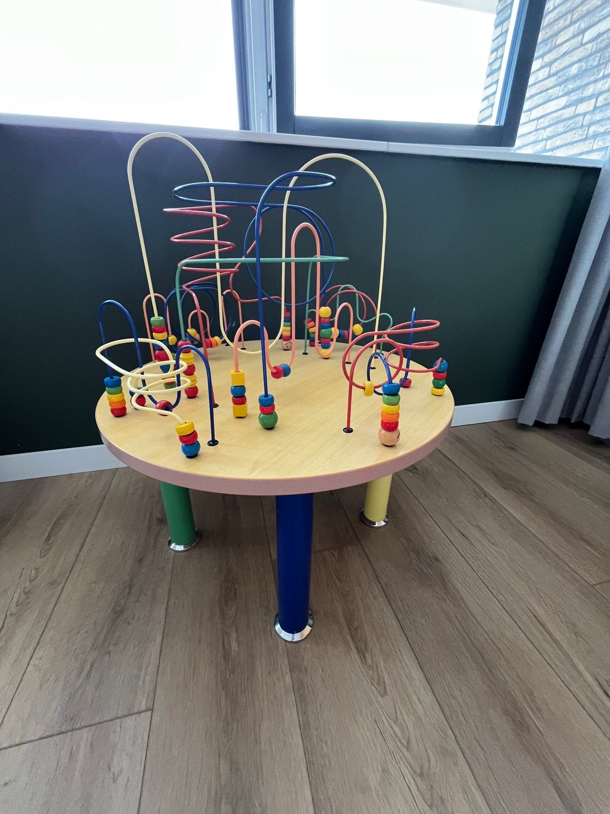 Grote professionele kralentafel – wachtkamer/kinderopvang, Ophalen, Zo goed als nieuw