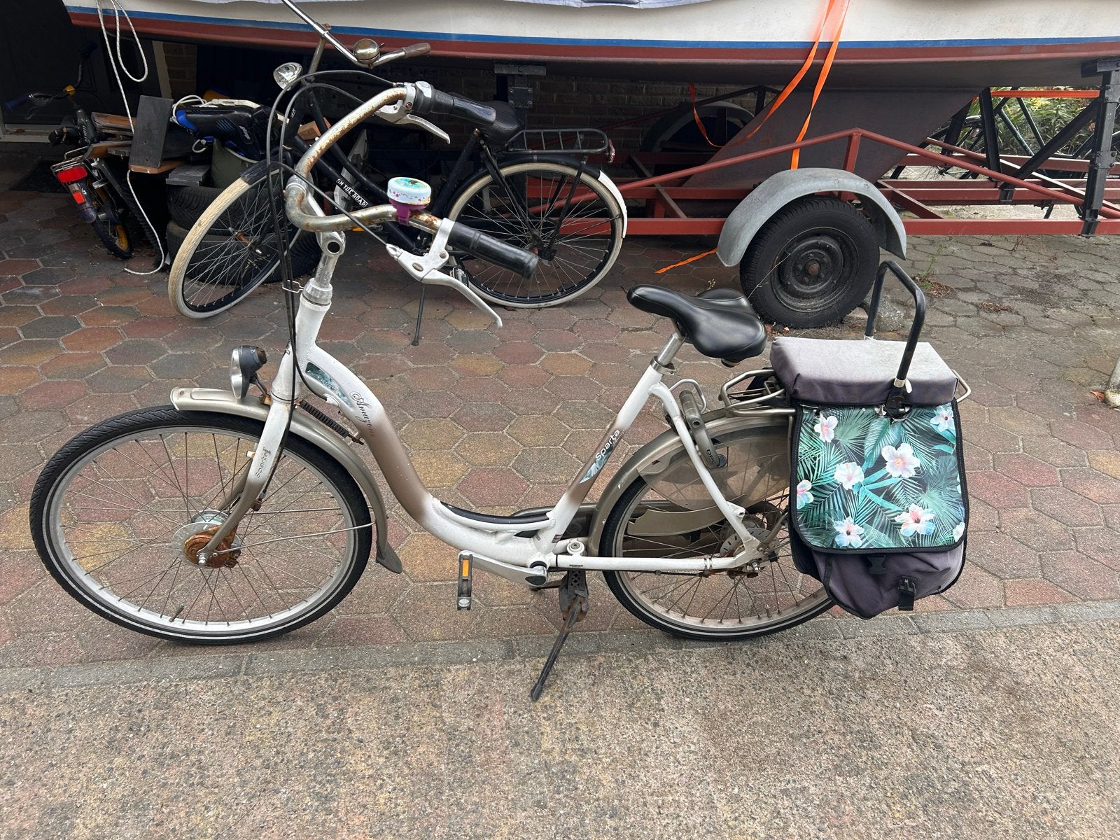 Damesfiets / mamafiets met lage instap en fietstassen, Ophalen, Sparta, 50 tot 53 cm, Trommelrem