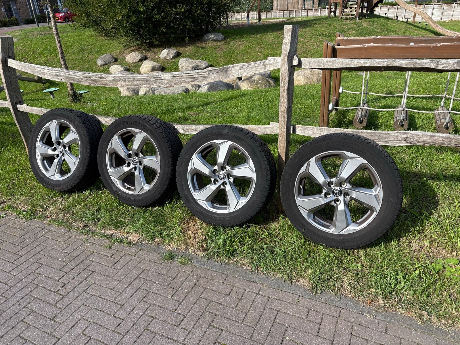 Toyota RAV4 lichtmetalen velgen met TPMS sensoren, Ophalen, 18 inch, Gebruikt, Banden en Velgen