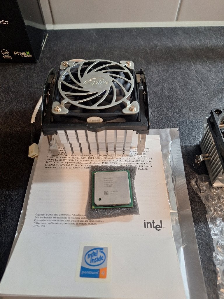 Intel pentium 478 cpu, Zo goed als nieuw, Socket 478, Intel Pentium, 2 tot 3 Ghz