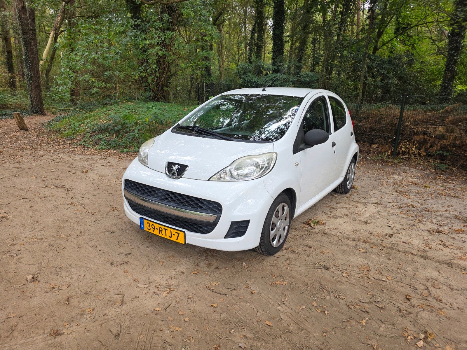 Peugeot 107 1.0 12V 5DR 2011 Orgineel 82591 Km NAPWit, Voorwielaandrijving, 4 stoelen, Origineel Nederlands, Handgeschakeld
