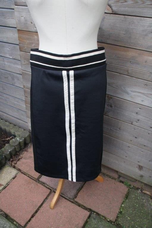 Rok zwart/ beige Zip73 mt XL Vaste prijs, Kleding | Dames, Rokken, ZIP73, Zwart, Maat 46/48 (XL) of groter, Ophalen of Verzenden