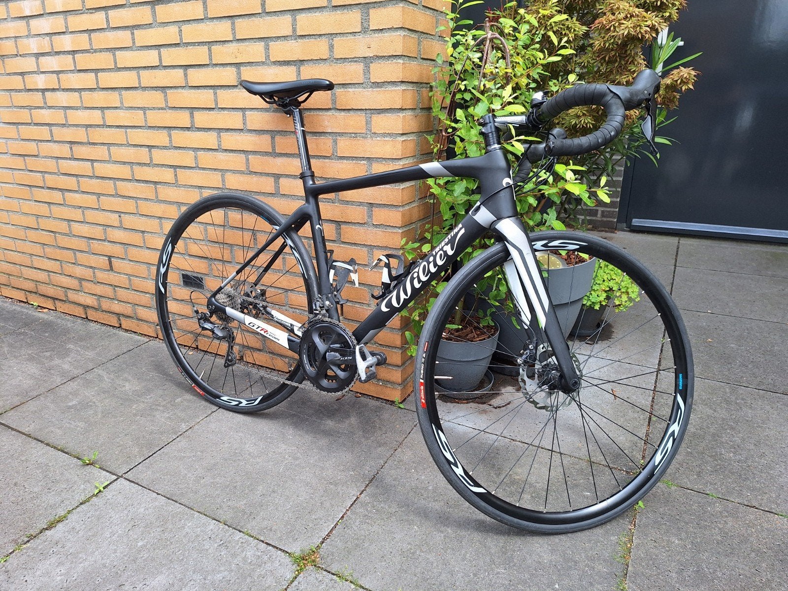 Wilier GTR Team racefiets met schijfremmen, Carbon, Meer dan 20 versnellingen, Schijfrem, 53 tot 57 cm