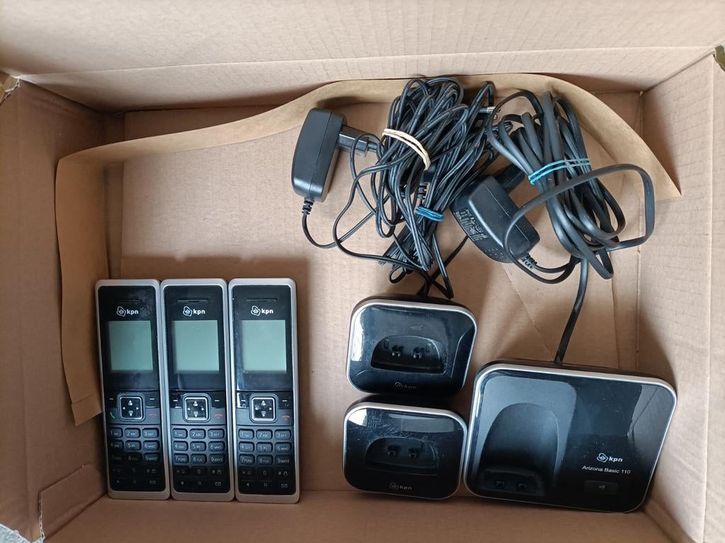 KPN huistelefoon Arizona 110 Basisstation + 2 Handsets, Verzenden, Gebruikt, 2 handsets