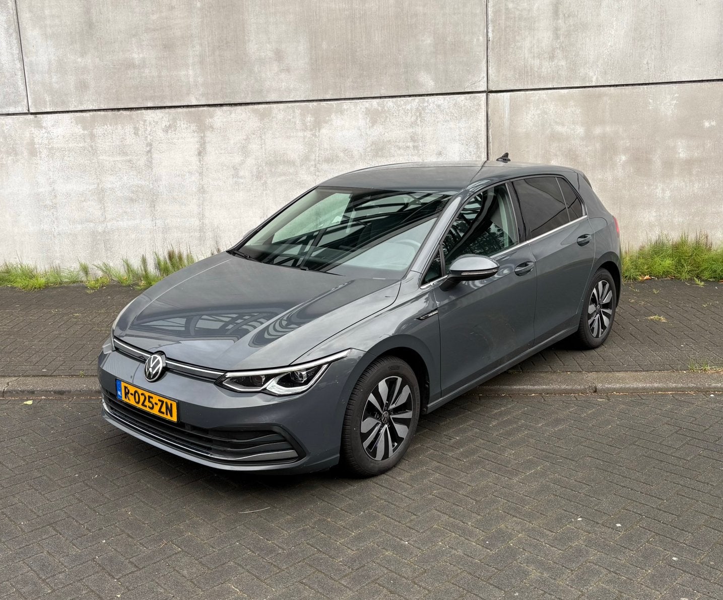 Volkswagen Golf 1.5 eTSI Style IQ-Drive, Zwart, 4 cilinders, 690 kg, 149 pk