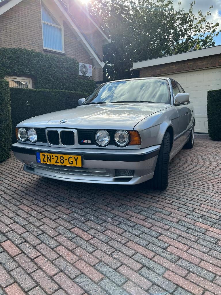 BMW 5-Serie 2.0 I 520 U9 1991 Grijs Benzine 6 cilinder 4-d., Auto's, BMW, Achterwielaandrijving, Origineel Nederlands, Grijs, Particulier