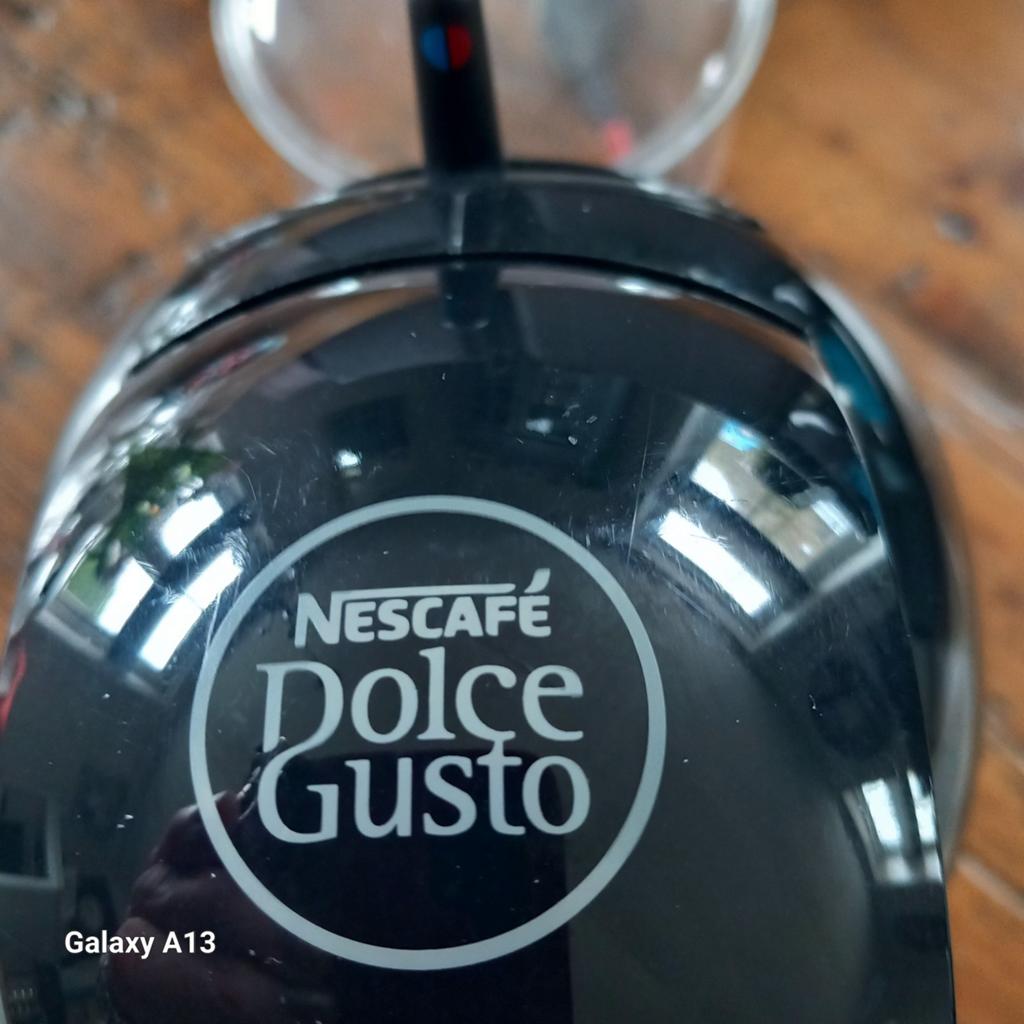 Dolce Gusto Nescafé apparaat., Witgoed en Apparatuur, Koffiezetapparaten, Ophalen, Gebruikt, Koffiemachine, Koffiepads en cups
