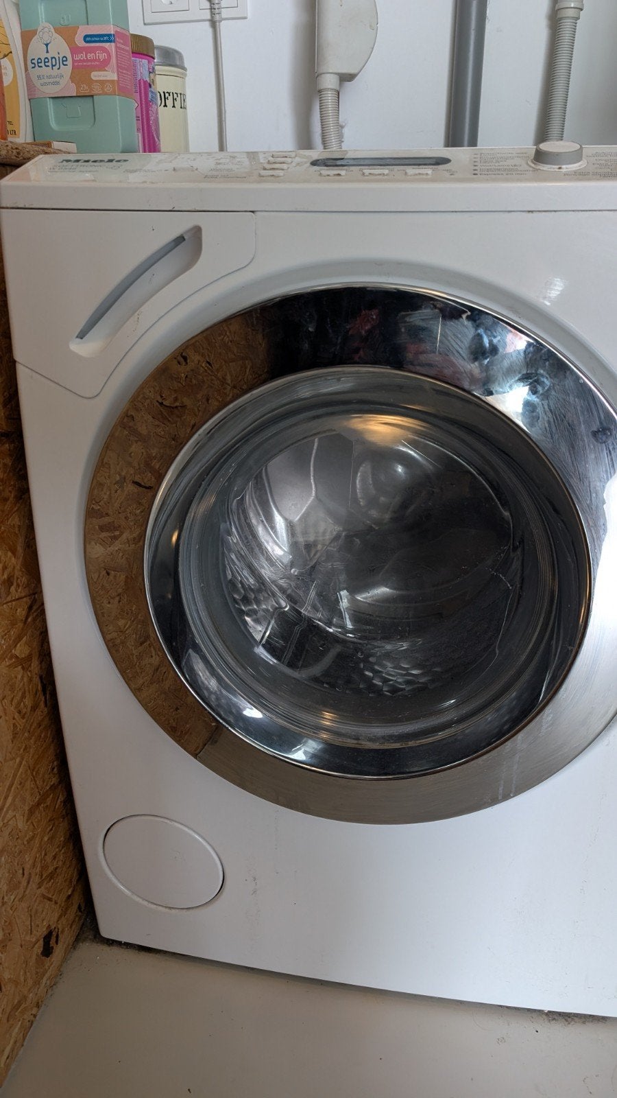 Miele Softtronic W6546 wasmachine - defect, Witgoed en Apparatuur, Wasmachines, Ophalen, 6 tot 8 kg, 1600 toeren of meer, Voorlader