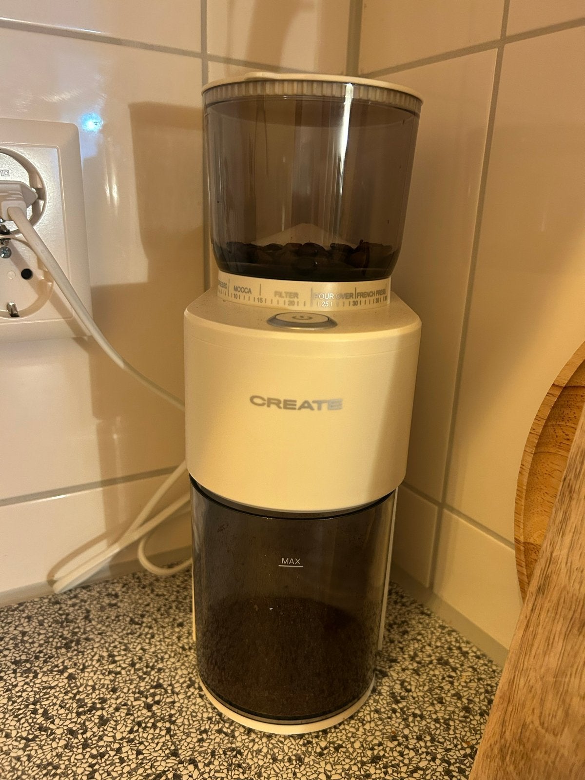 CREATE Koffiemachine met bonenmaler + 2 zakken bonen, Witgoed en Apparatuur, Koffiezetapparaten, Zo goed als nieuw, Gemalen koffie