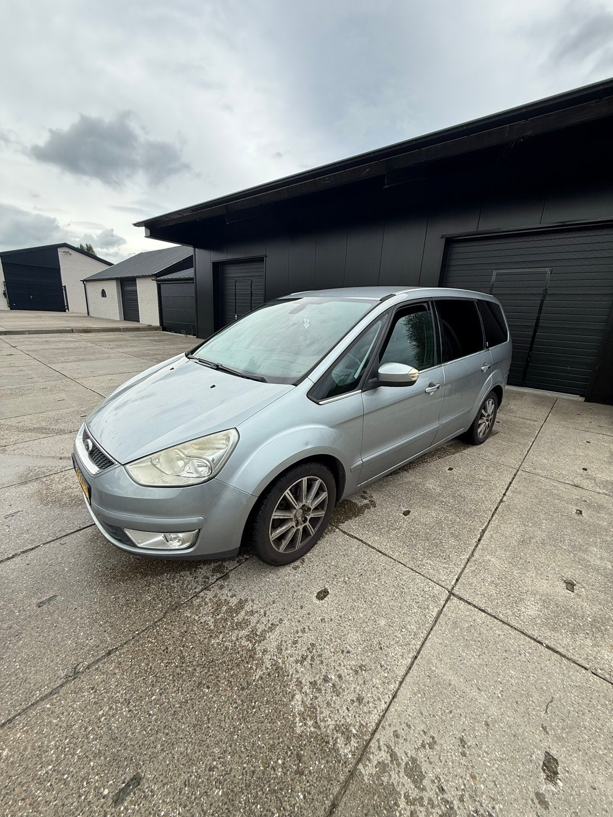 Ford Galaxy 2.3 16V AUT 2008 Grijs, Auto's, 1250 kg, 4 cilinders, 7 stoelen, 2261 cc