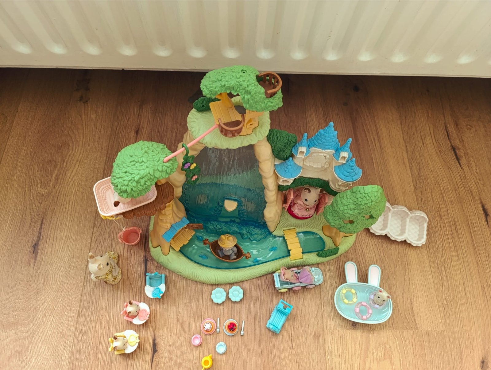 Sylvanian Families Waterval Speelset met Figuren en Accessoi, Ophalen of Verzenden, Gebruikt, Jongen of Meisje