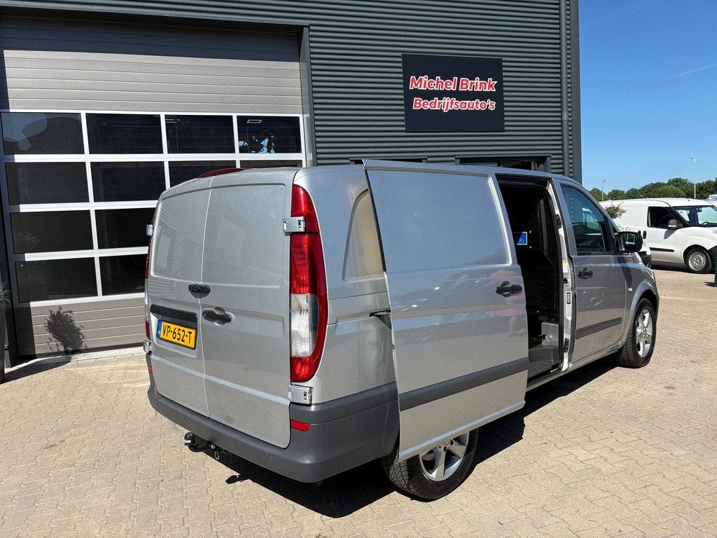 Mercedes-Benz Vito 113 CDI 320 Lang 3 Zitplaatsen Airco, Auto's, Bestelauto's, 13 km/l, Euro 5, Gebruikt, Zwart