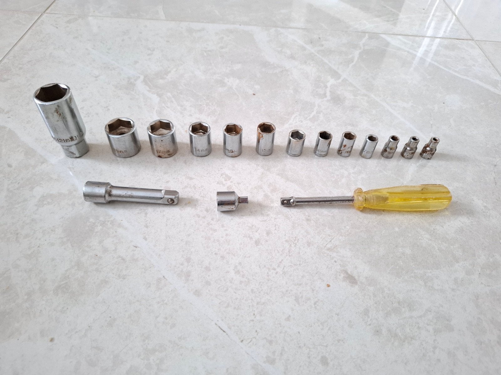 16-delige dopsleutelset, bougiedop 21mm, doppen 4 - 19mm, Ophalen, Gebruikt, Sleutel/ratel