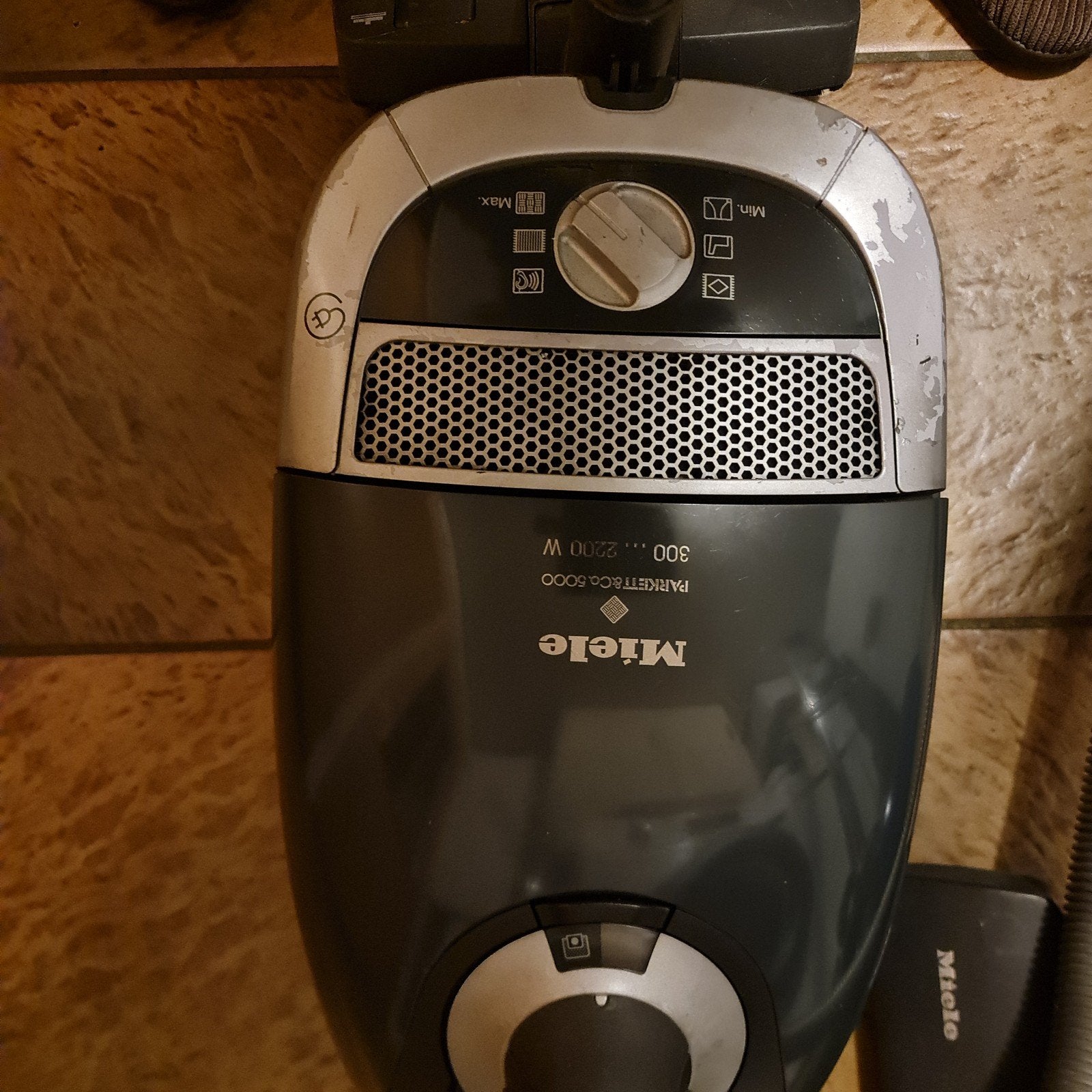 Te koop Miele black 2200w, Witgoed en Apparatuur, Miele, 2000 watt of meer, Sledestofzuiger, Ophalen