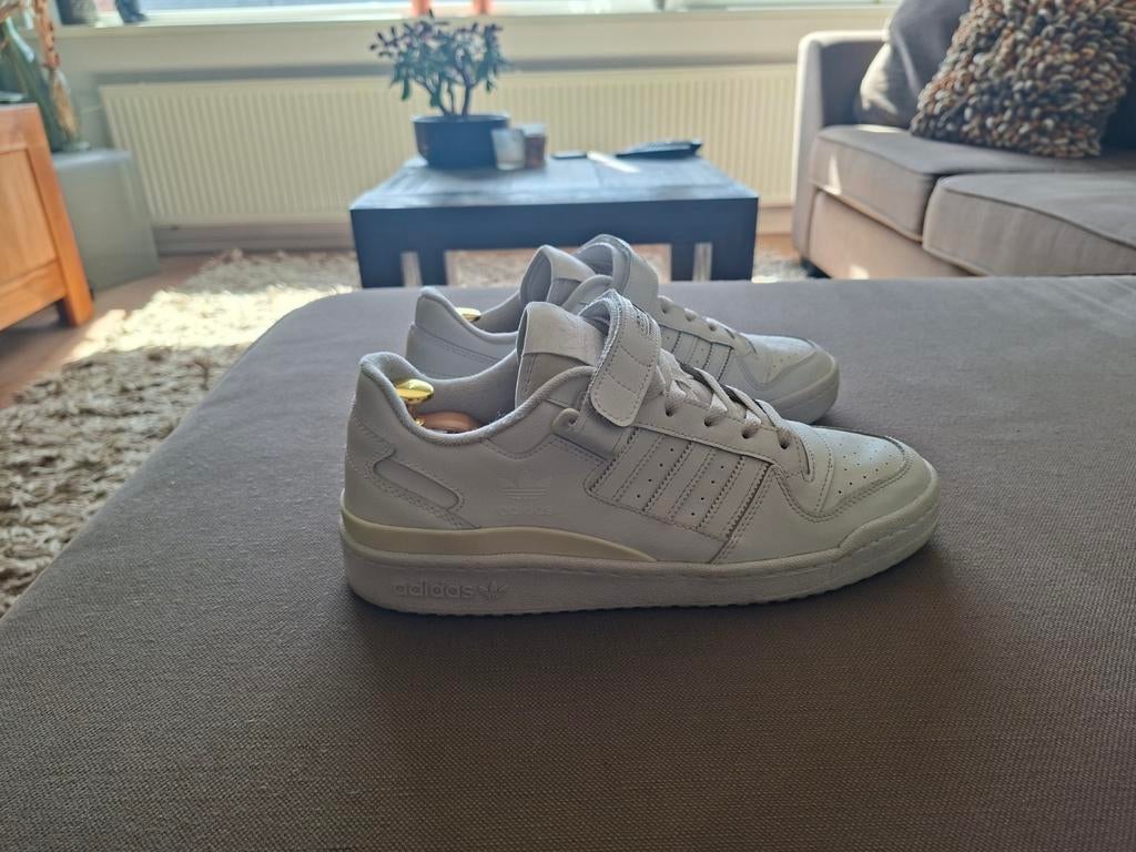 Adidas forum wit, Kleding | Heren, Schoenen, Ophalen of Verzenden, Zo goed als nieuw, Wit