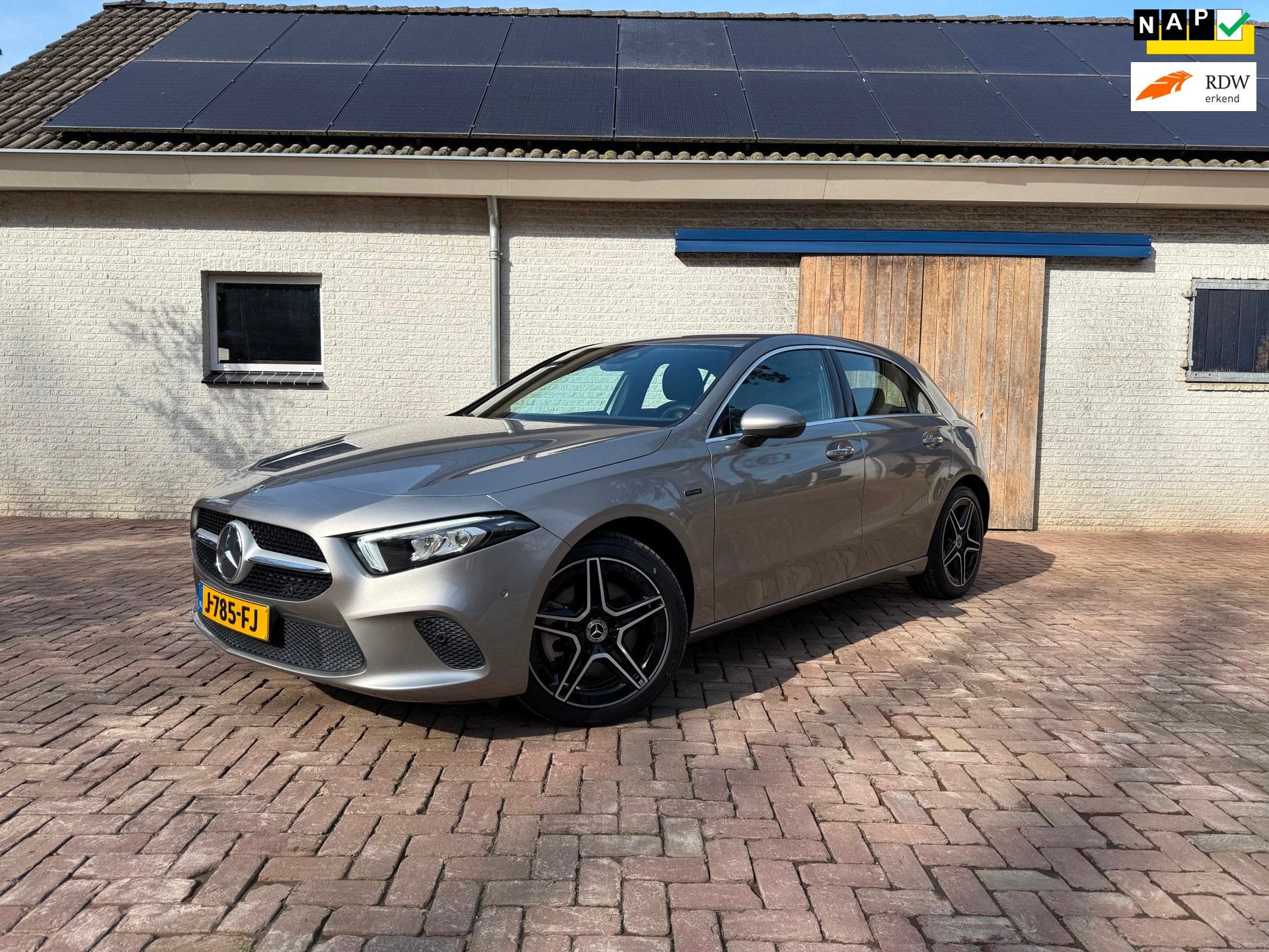 Mercedes-Benz A-klasse 250e Business Solution Luxury Limited, Auto's, Dealer onderhouden, Gebruikt, 4 cilinders, 15 kWh