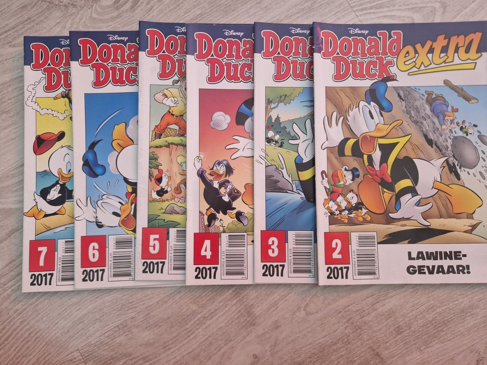 Donald Duck Extra deel 2 t/m 7 uit 2017 - Zo goed als nieuw, Ophalen of Verzenden, Zo goed als nieuw, Disney, Meerdere stripboeken