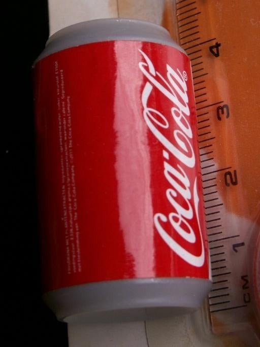 Coca Cola mini blikje hoogte 3,8 cm  tekst Coca-Cola, Ophalen of Verzenden, Nieuw, Gebruiksvoorwerp