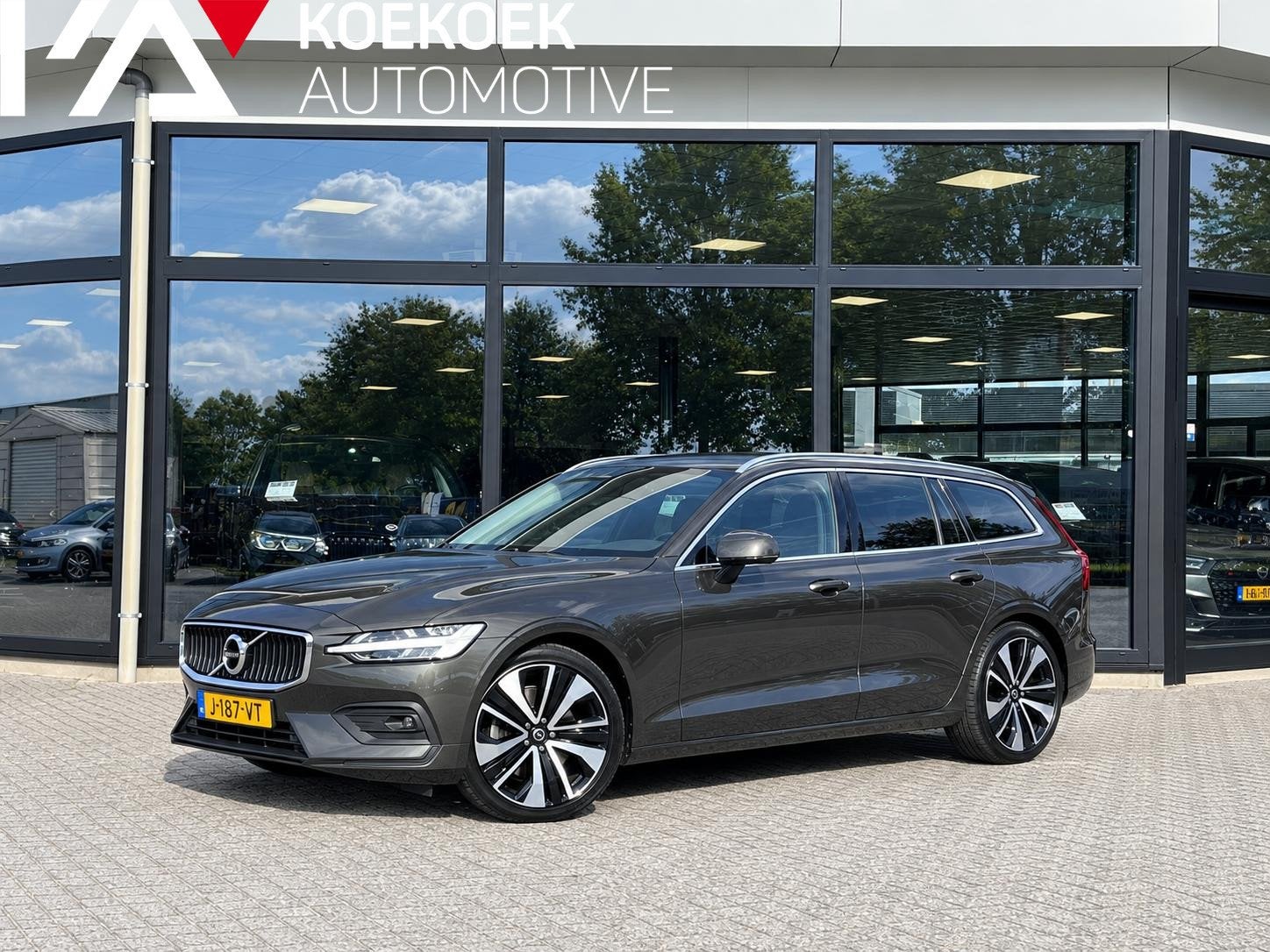 Volvo V60 2.0 B3 Business Pro, Automatische klimaatregeling, Stof, 4 cilinders, 163 pk