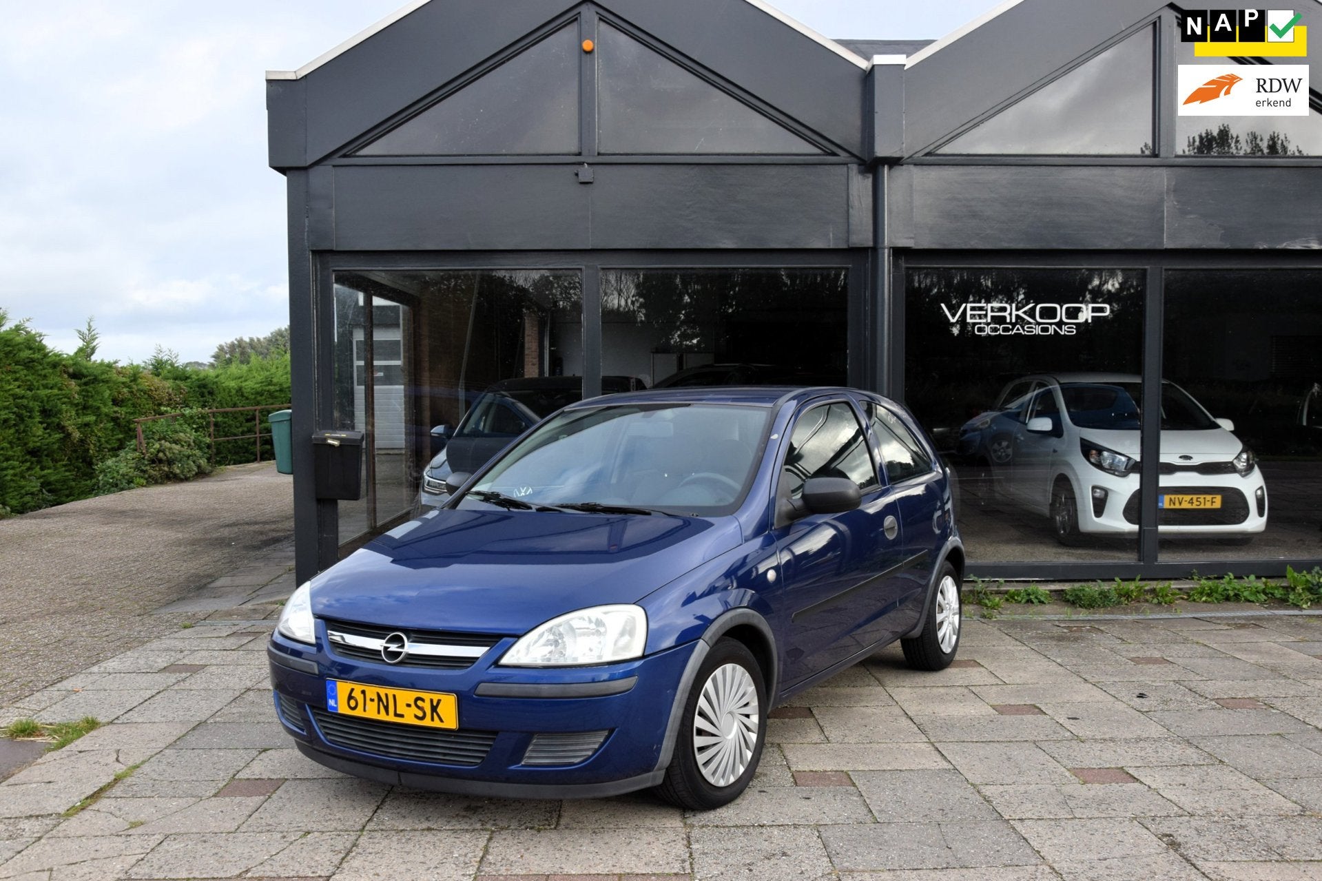 Opel Corsa 1.0-12V Essentia, Auto's, Voorwielaandrijving, 450 kg, Gebruikt, Origineel Nederlands
