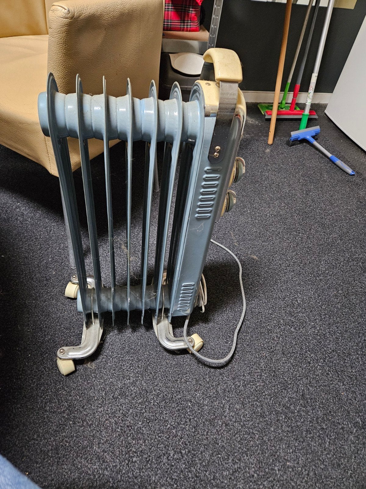 Vintage elektrisches radiator - Draagbaar en efficiënt, Doe-het-zelf en Verbouw, Verwarming en Radiatoren, Ophalen, 30 tot 80 cm