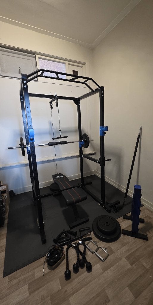 ​Complete Home Gym: Power Rack, 130kg Gewicht, Bank & Kabel, Ophalen, Benen, Gebruikt, Krachtstation