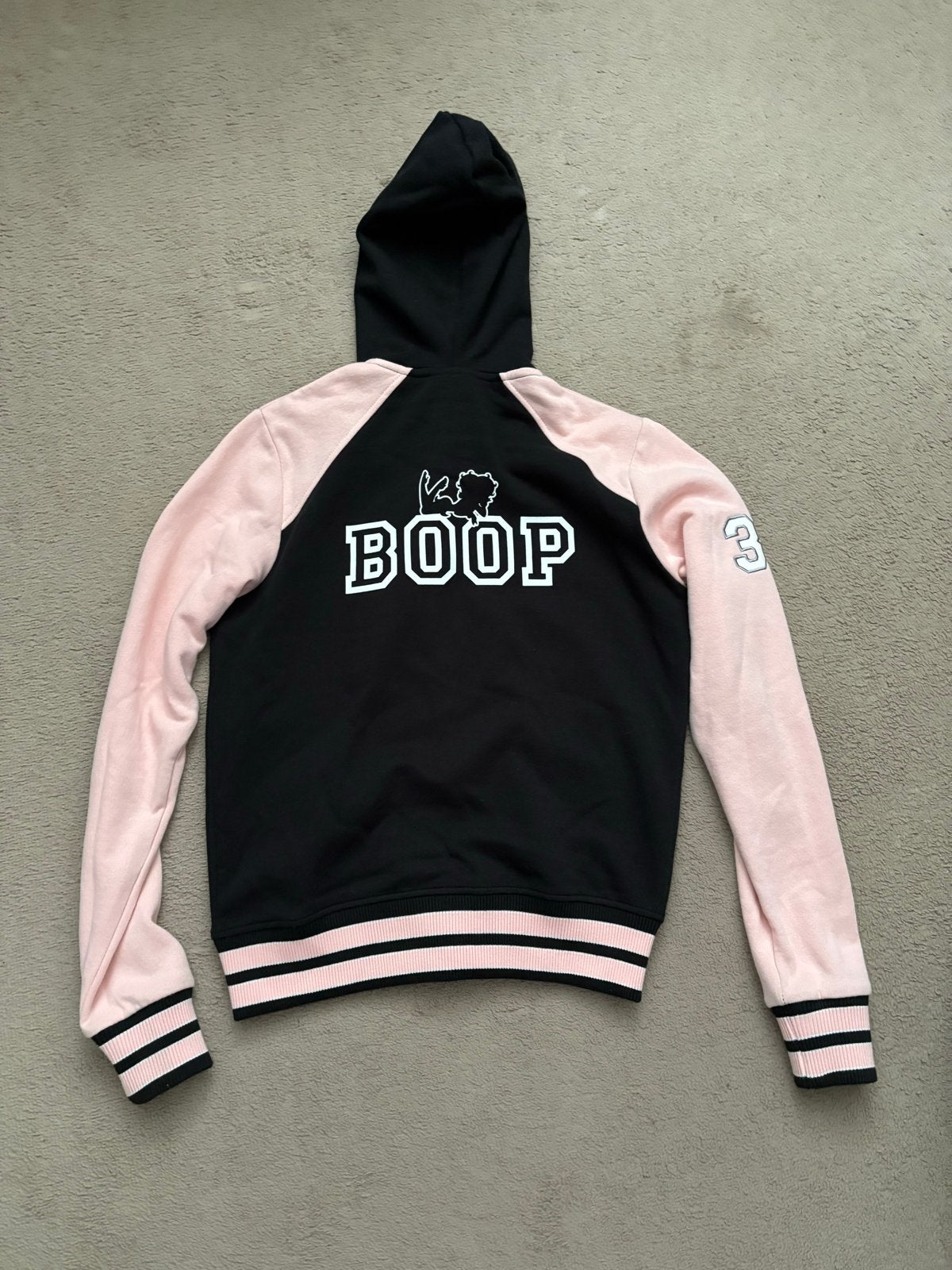 Betty Boop varsity hoodie - Zo goed als nieuw, Kleding | Dames, Ophalen of Verzenden, Zo goed als nieuw, Maat 36 (S), Zwart