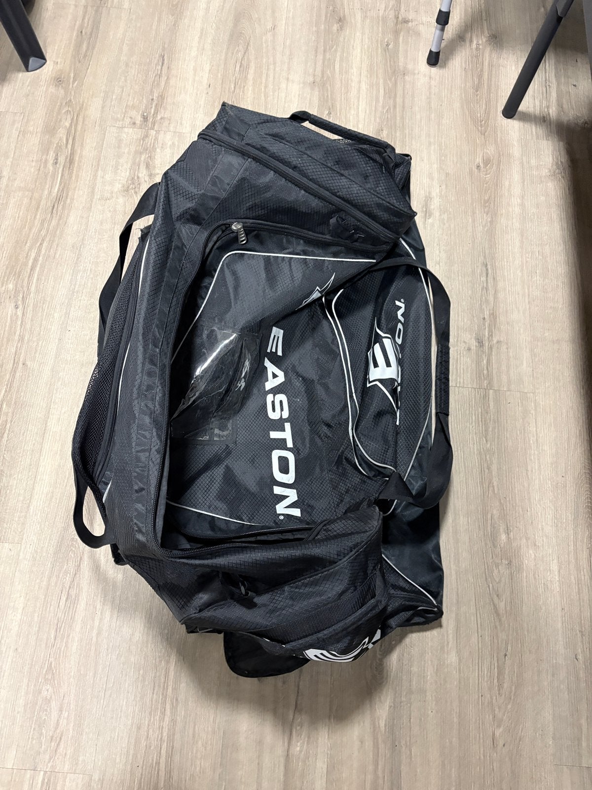 een koffer met wielen van ongeveer 1 meter lang, Ophalen of Verzenden