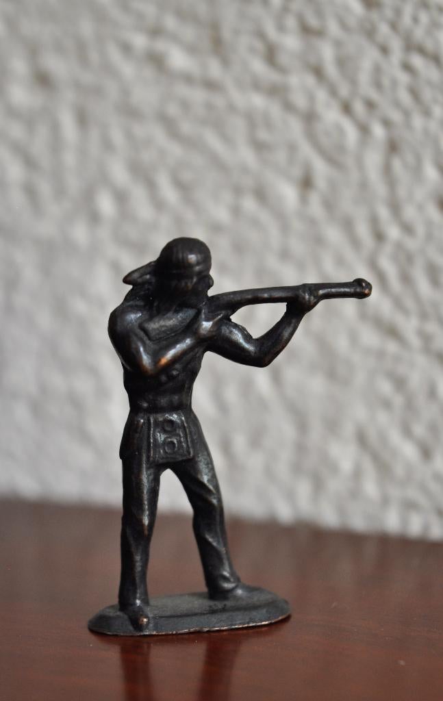 Vintage Ferrero Figuur Indiaan Lone Star Bronze 4 cm 1974, Ophalen of Verzenden, Gebruikt