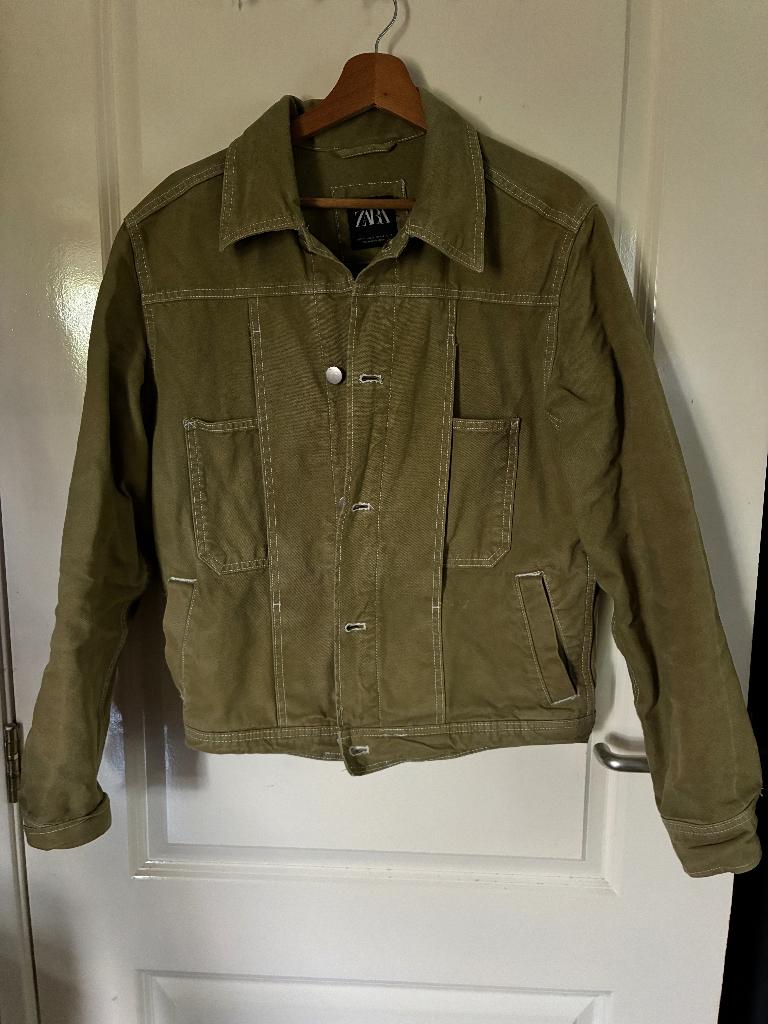 Zara heren jeansjas, worker jacket maat 44 lichte olijfgroen, Kleding | Heren, Jassen | Zomer, Overige kleuren, Zara, Ophalen of Verzenden