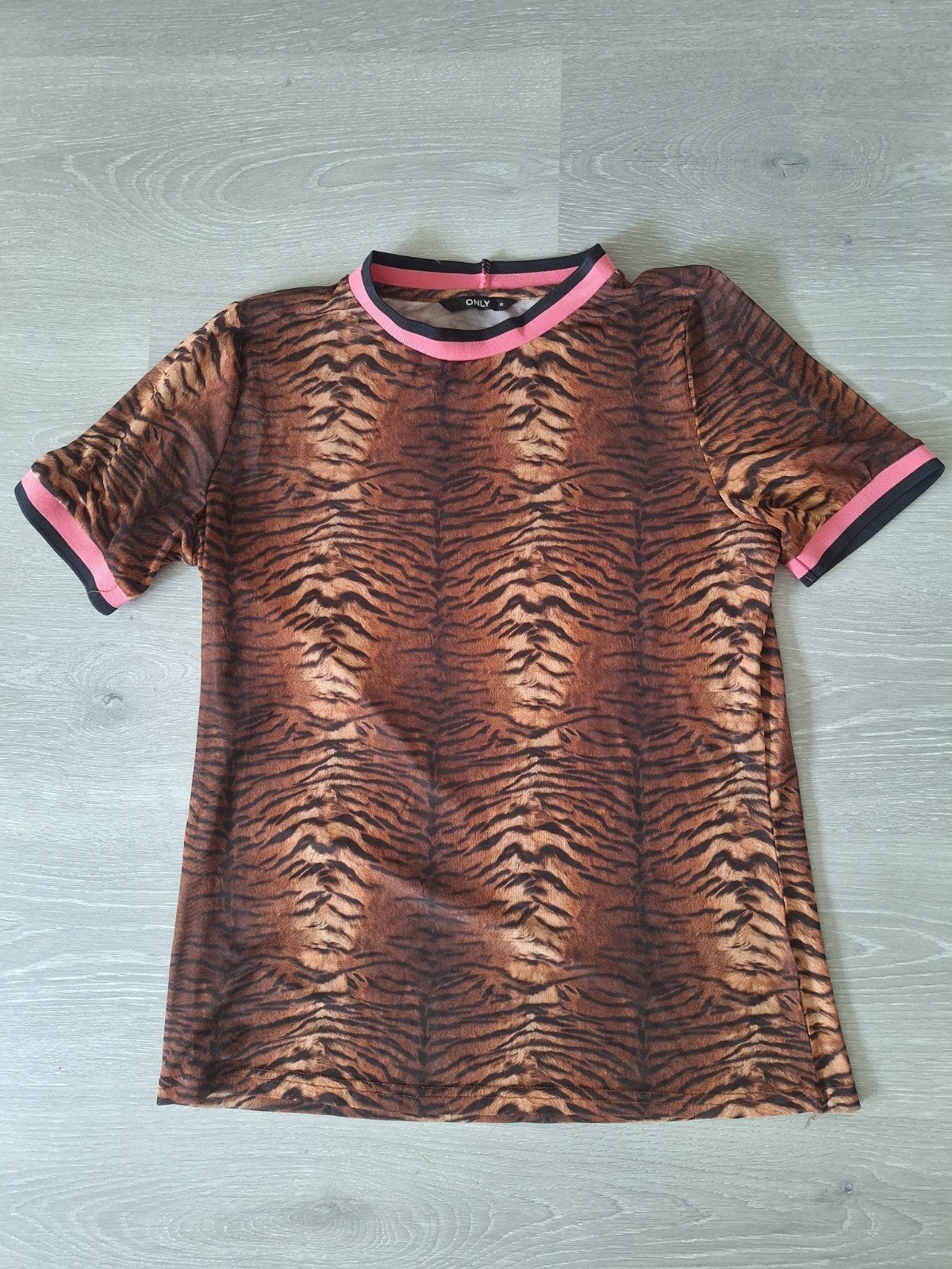 Only mesh top met tijgerprint en roze bies | maat M, Ophalen of Verzenden, Zo goed als nieuw, Maat 38/40 (M), Roze