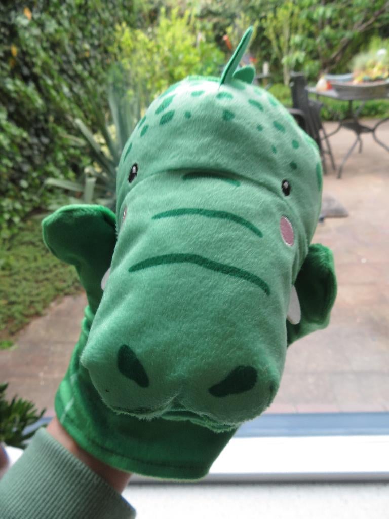 Handpop draak van IKEA zacht velours geborduurde ogen, Kinderen en Baby's, Speelgoed | Knuffels en Pluche, Zo goed als nieuw, Overige typen