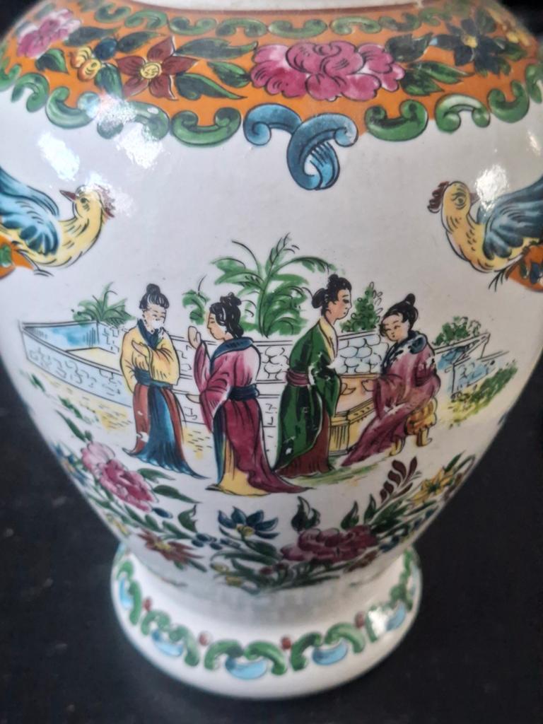 Antieke Chinese vaas met handgeschilderde decoraties, Antiek en Kunst, Ophalen of Verzenden