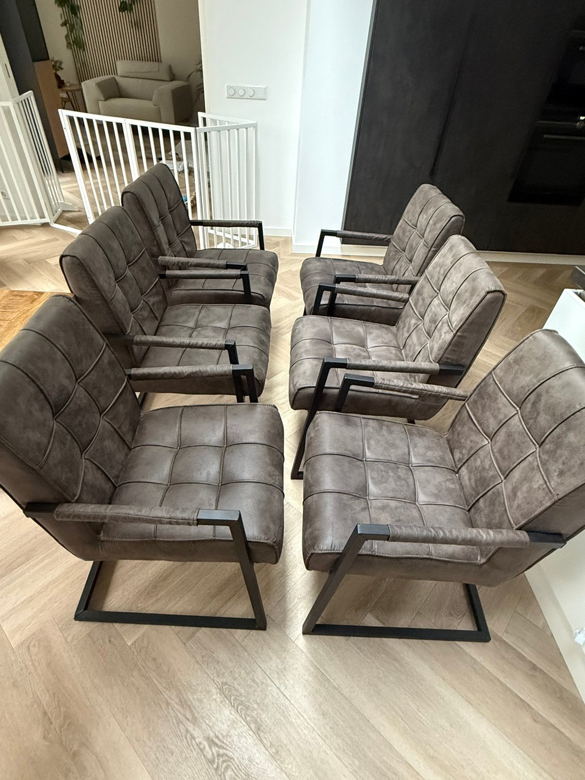 6x Industriële eetkamerstoelen met armleuning – Bruin/Grijs, Ophalen, Bruin, Zo goed als nieuw, Industriel